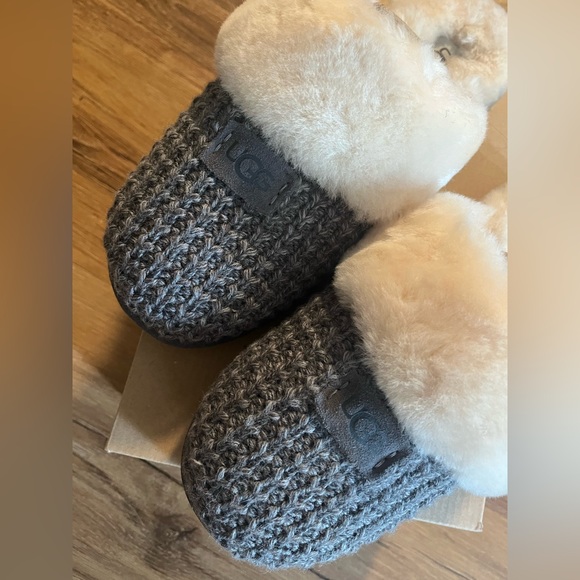 Ugg Cozy Knit Slippers in Charcoal Size 9 - Picture 8 of 10